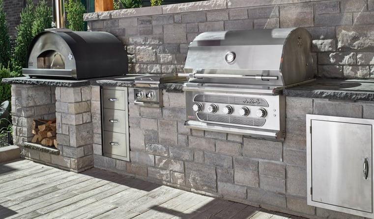 Outdoor kitchen construction - Apartment Outdoor Kitchen Construction