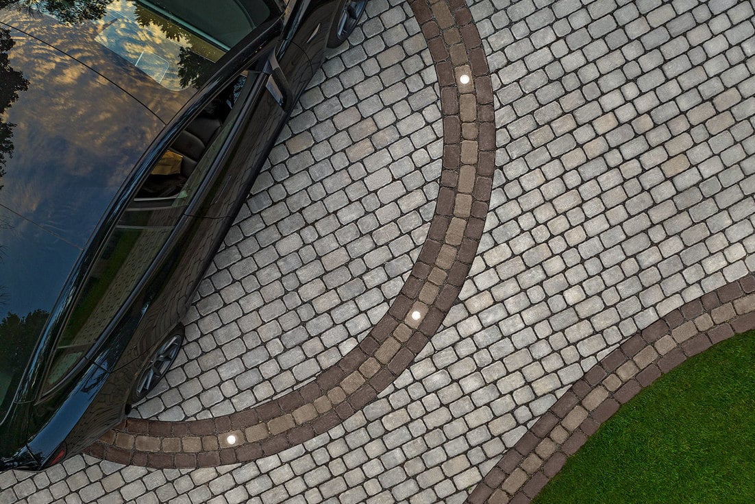 clean driveway pavers